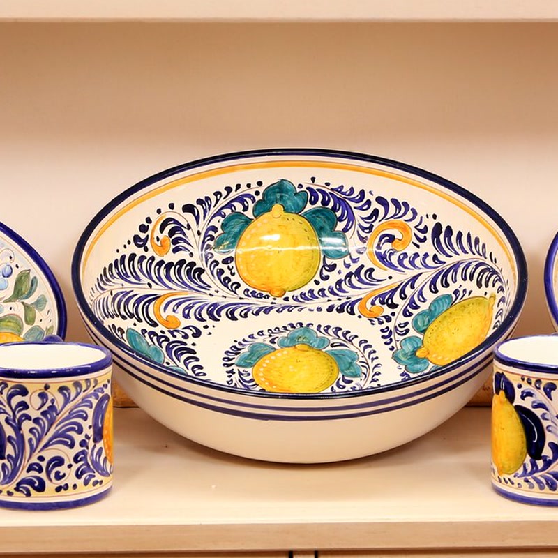 Set Positano: servizio a limoni su fondo blu in credenza (4)