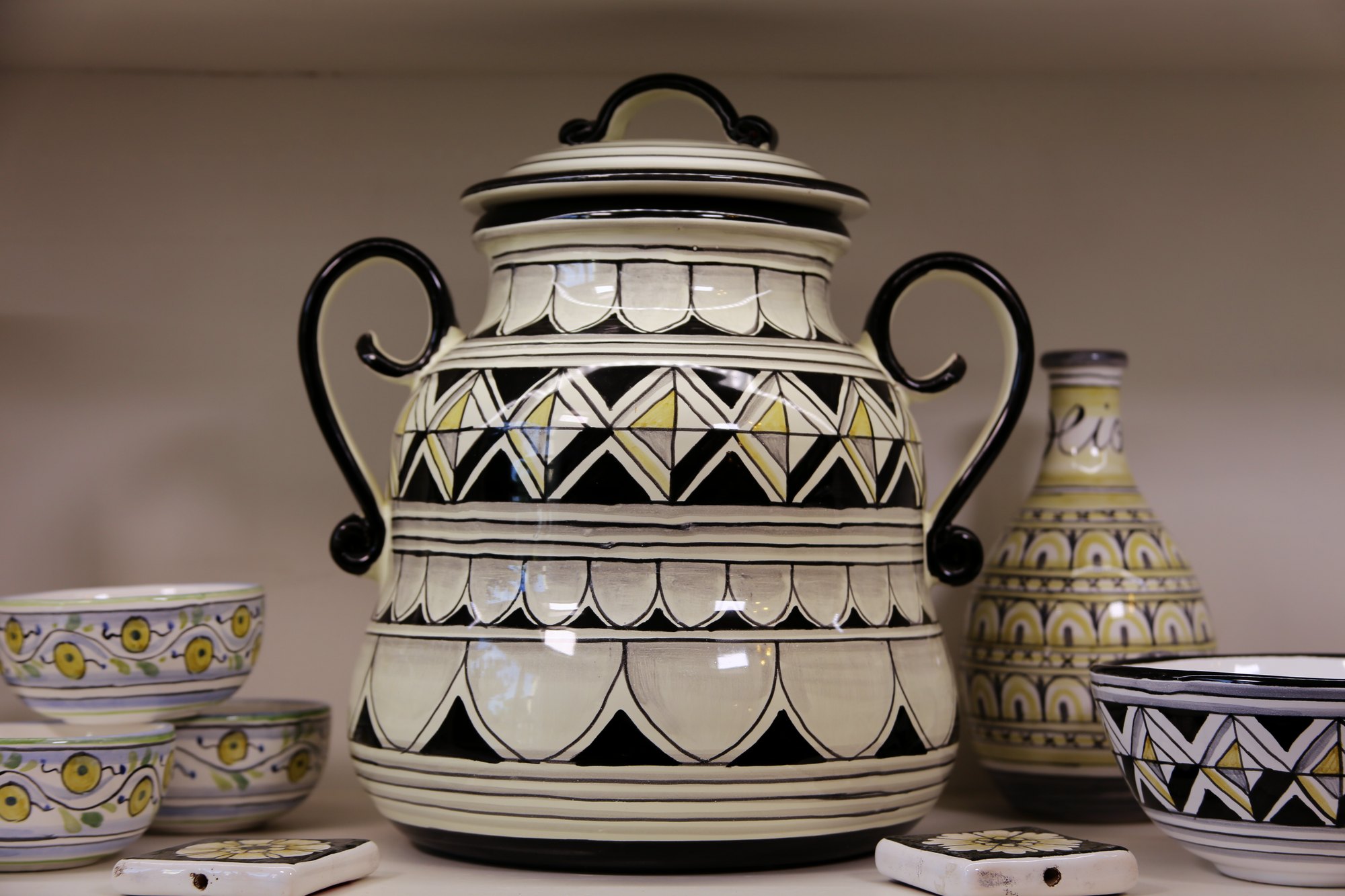 Sugar bowl from the hand-painted black and white chequered set